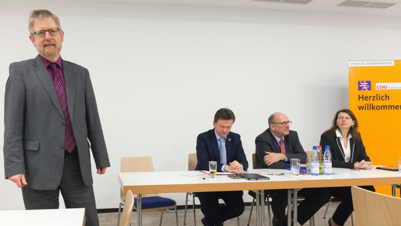 Hans-Georg Lang bei seiner BeBe­grü­ßung