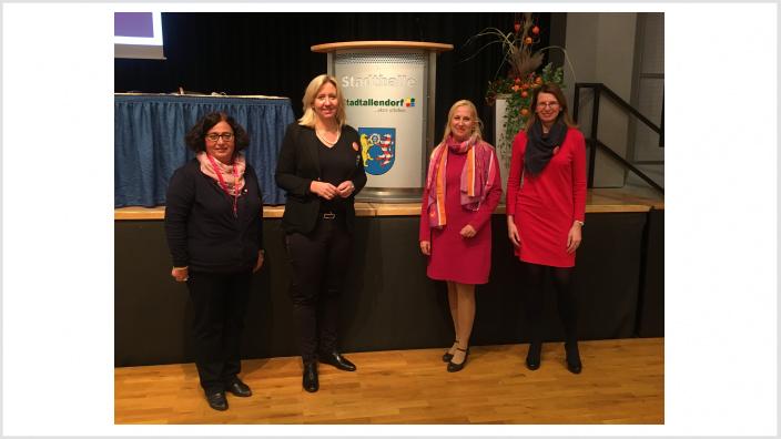 von links nach rechts : Nazli Kavlo, Ines Claus Fraktionsvorsitzende der CDU Landtagsfraktion Hessen, Diana Stolz Vorsitzende Frauen Union Hessen, Ulrike Quirmbach  